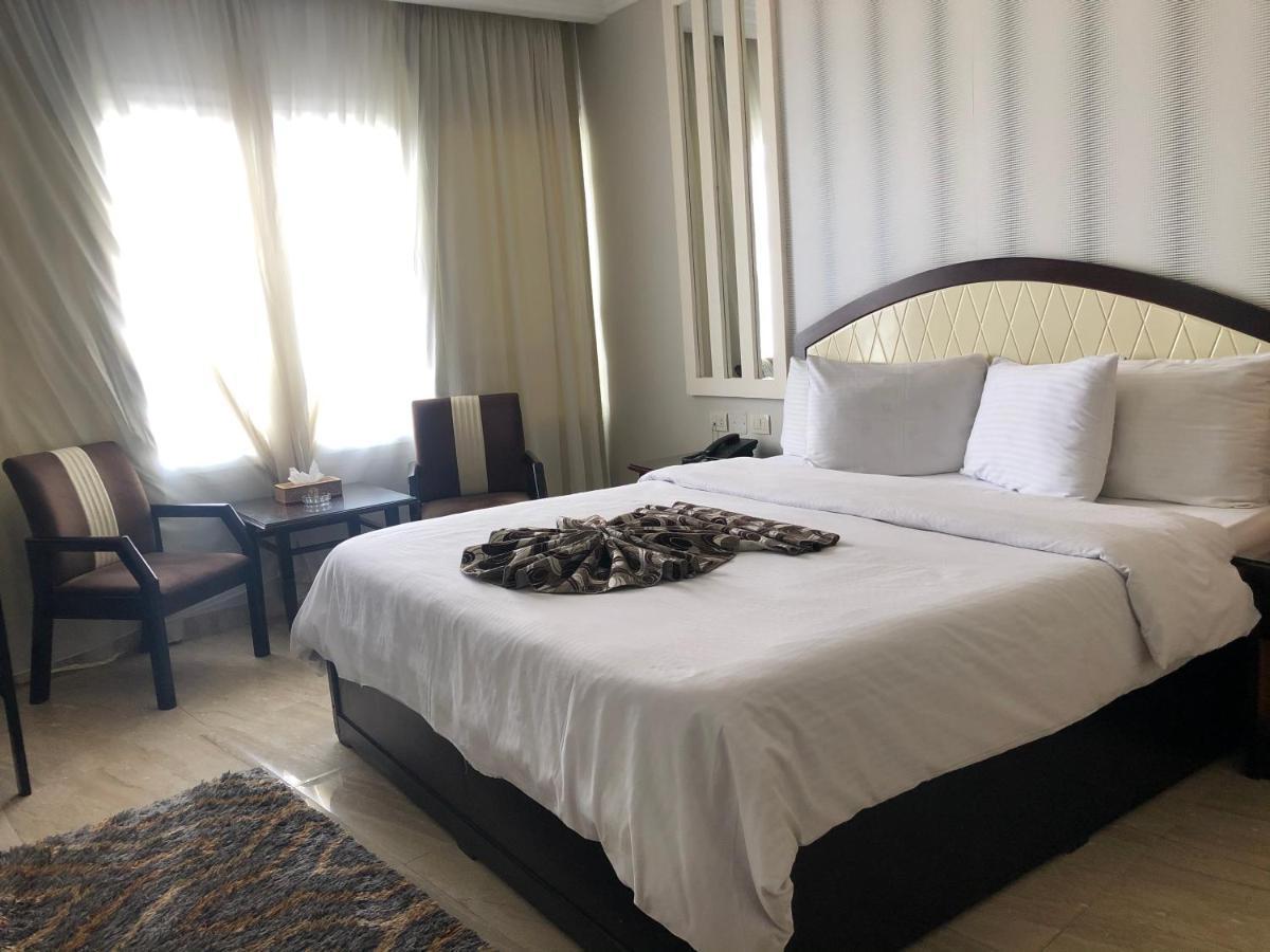Fleet Club Mahrousa Alexandria Kültér fotó A bedroom at the hotel