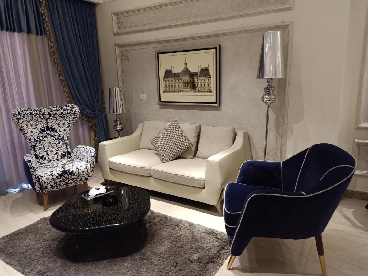Fleet Club Mahrousa Alexandria Kültér fotó A living room