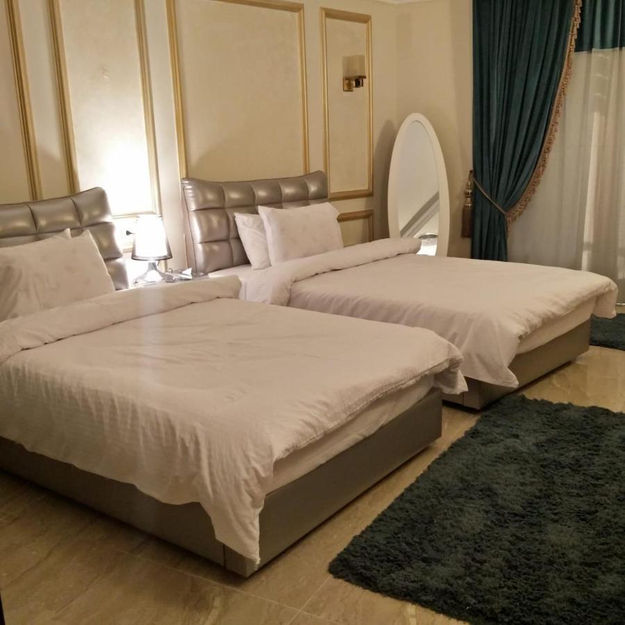 Fleet Club Mahrousa Alexandria Kültér fotó A bedroom in the hotel