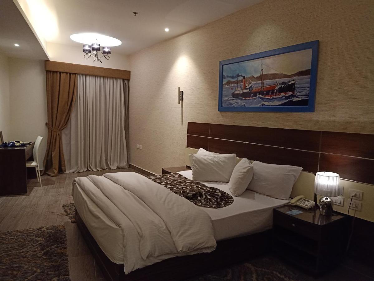 Fleet Club Mahrousa Alexandria Kültér fotó A room at the hotel