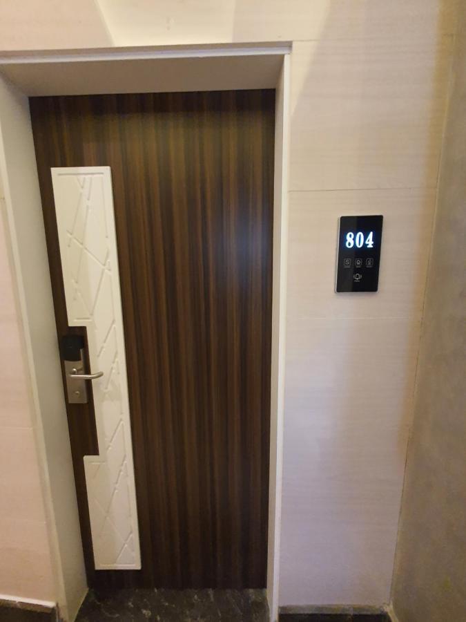 Fleet Club Mahrousa Alexandria Kültér fotó A door with a doorbell